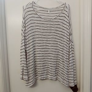 Black and white slouchy top